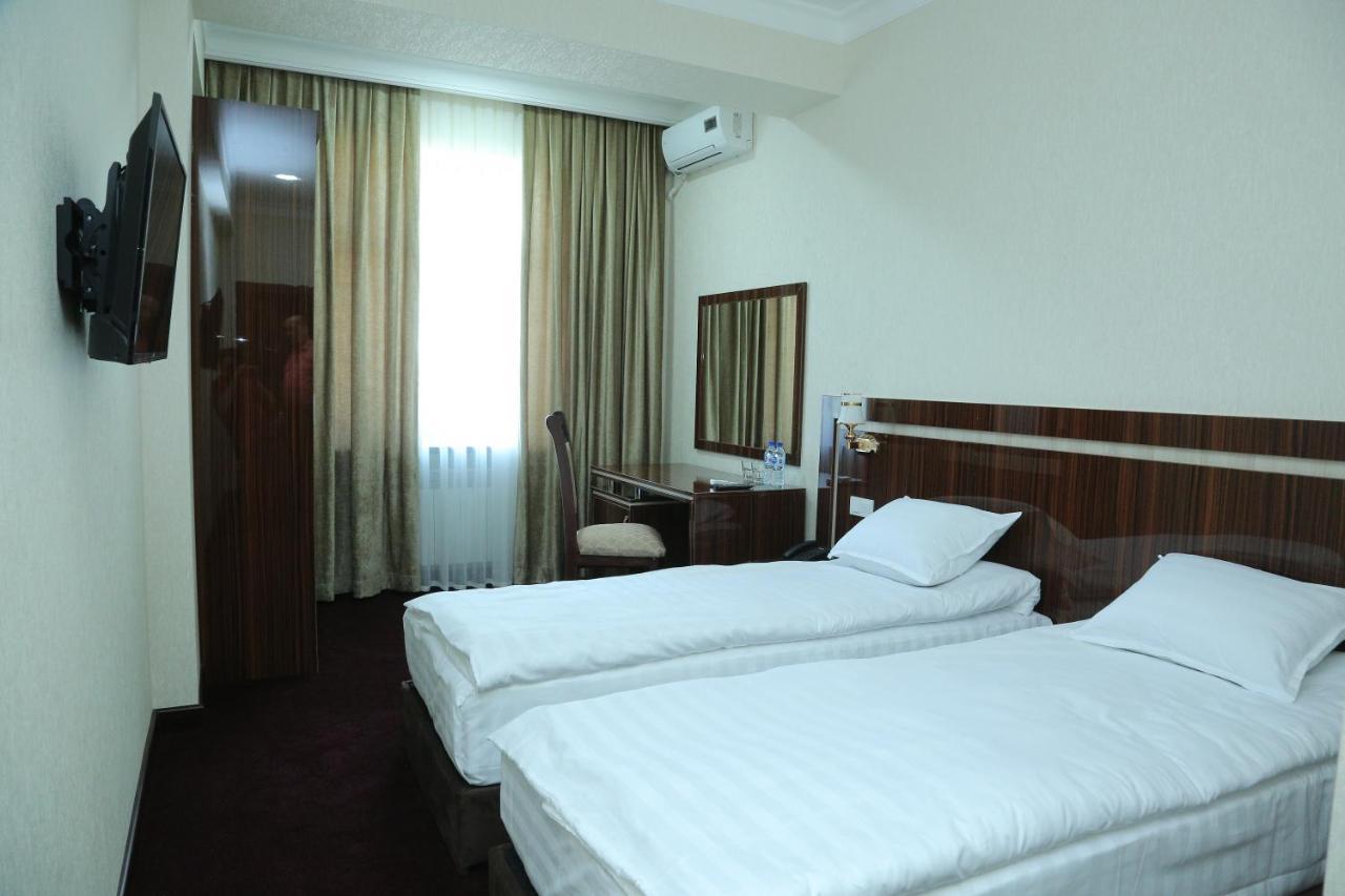 Hotel Grand Capital ทาชเคนต์ ภายนอก รูปภาพ