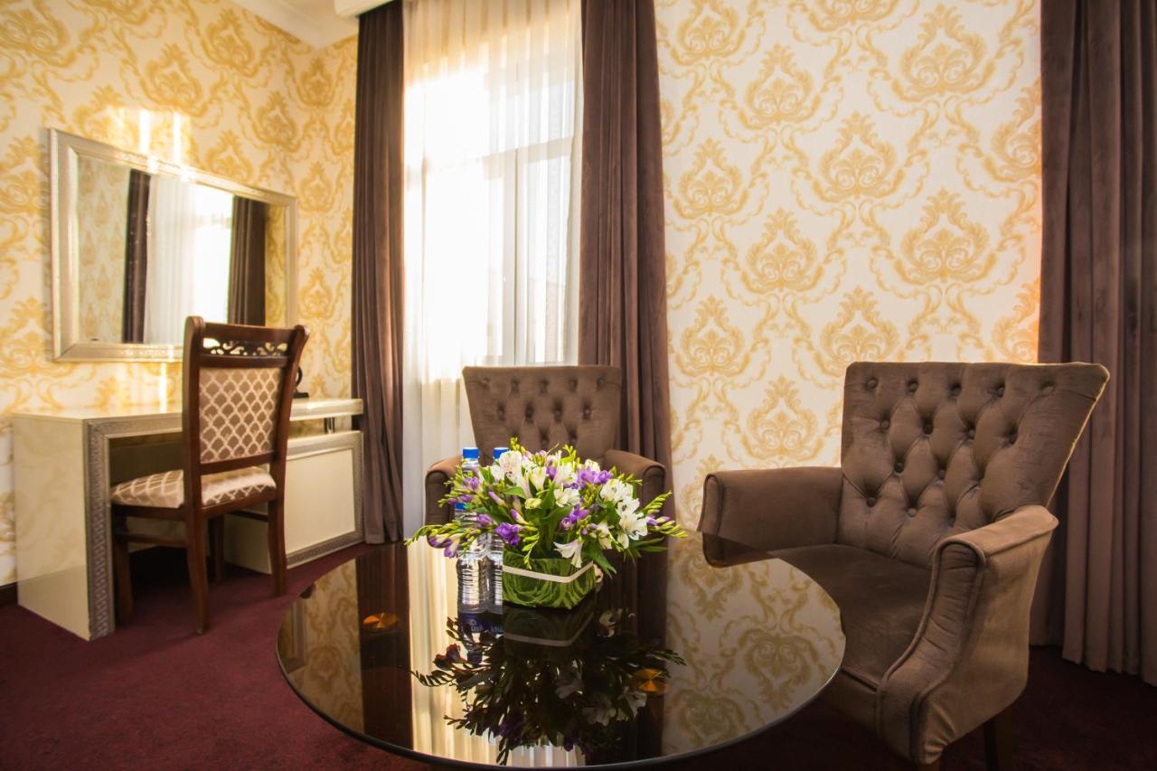 Hotel Grand Capital ทาชเคนต์ ภายนอก รูปภาพ