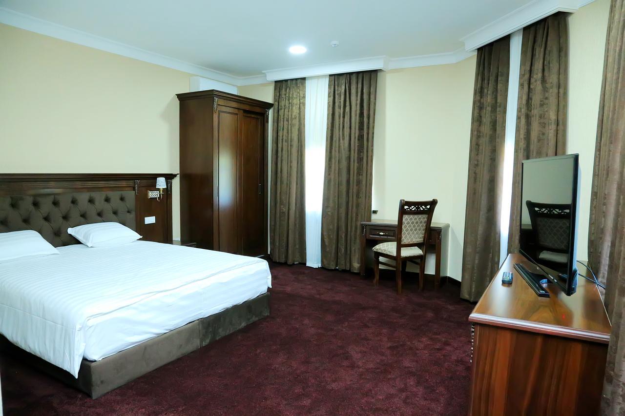 Hotel Grand Capital ทาชเคนต์ ภายนอก รูปภาพ