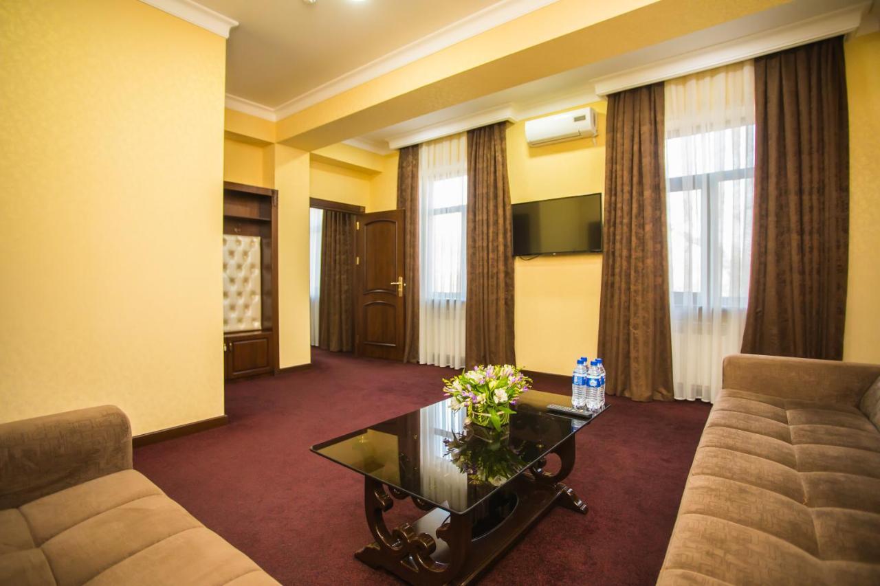 Hotel Grand Capital ทาชเคนต์ ภายนอก รูปภาพ