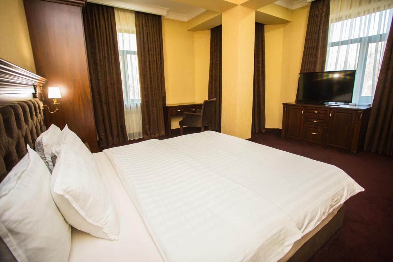 Hotel Grand Capital ทาชเคนต์ ภายนอก รูปภาพ